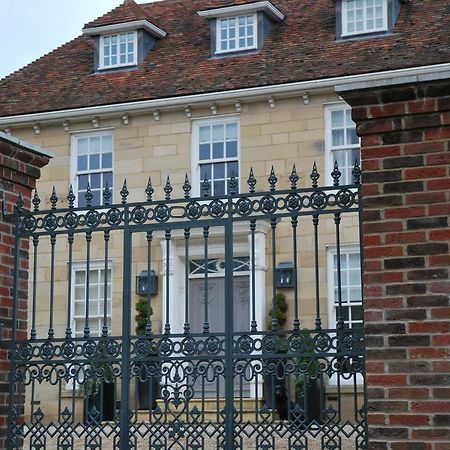 Montpellier House Bed and Breakfast Newport Pagnell Eksteriør billede