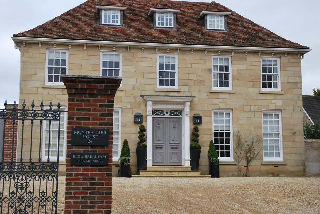 Montpellier House Bed and Breakfast Newport Pagnell Eksteriør billede